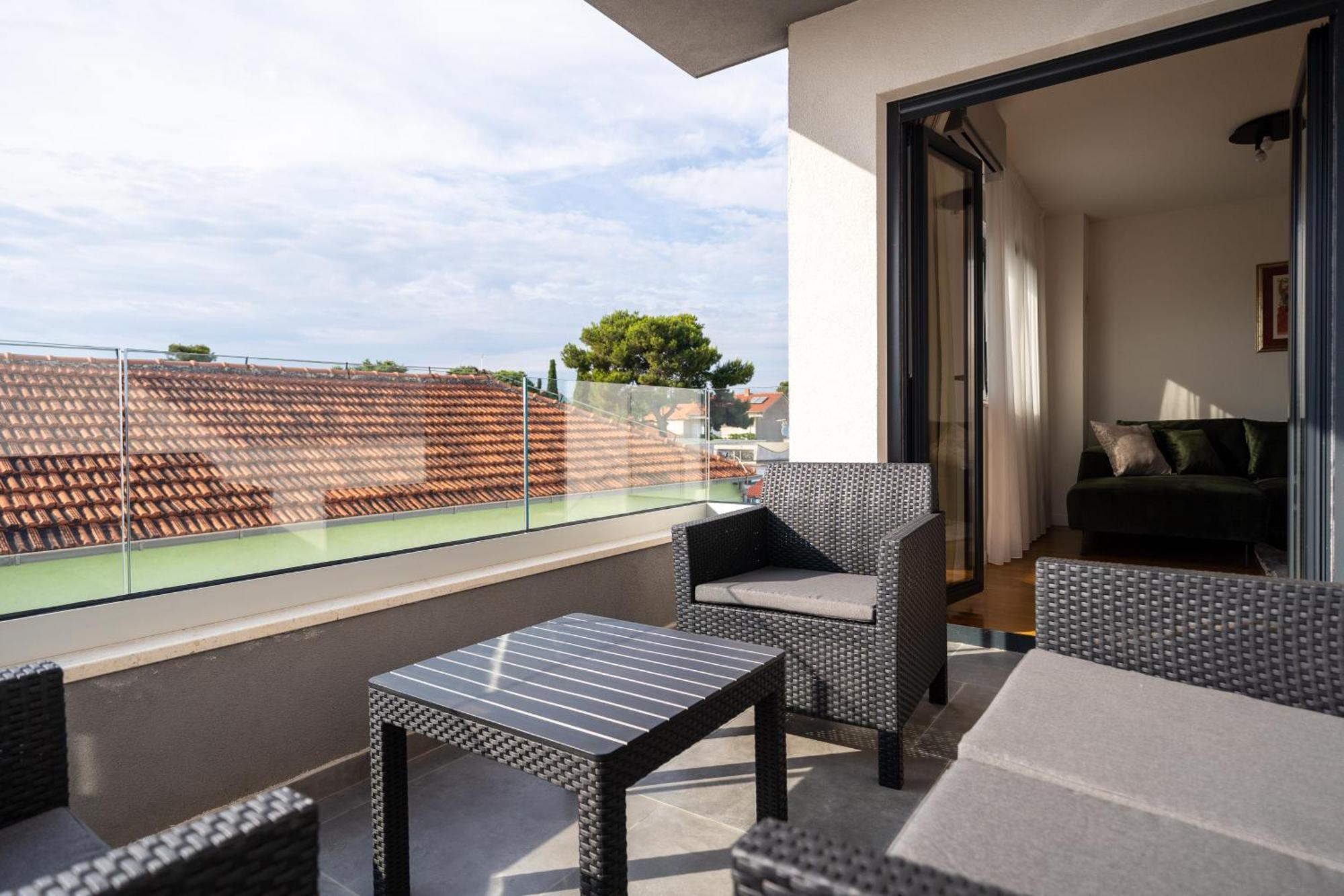 Mistral Retreat *